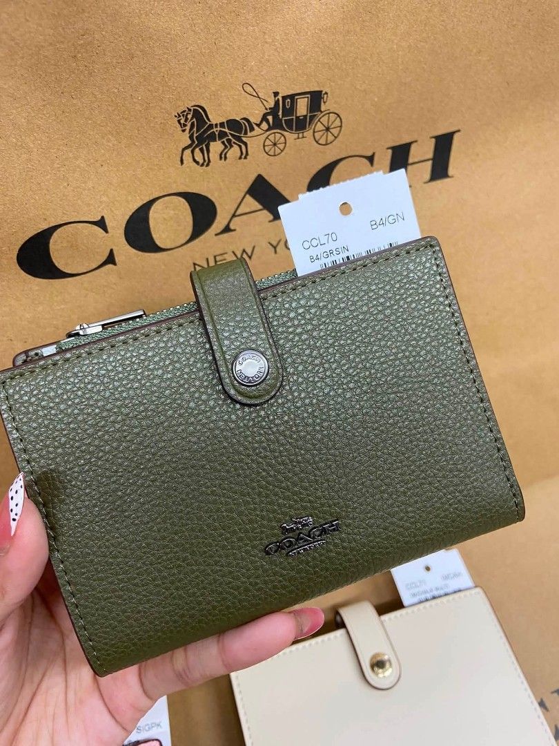 Authentic Coach 2 in 1 Wallet (Category: Luxury Bags & Wallets) located in Santa Cruz. Submitted by janelovebagswatchesshoesph (Listing ID 1458433806, Image 3). Description: 100% Authentic with complete inclusions actual photos posted.