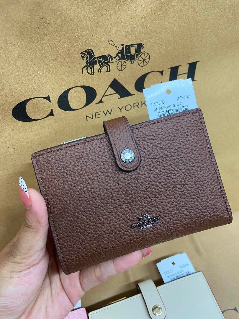 Authentic Coach 2 in 1 Wallet (Category: Luxury Bags & Wallets) located in Santa Cruz. Submitted by janelovebagswatchesshoesph (Listing ID 1458433806, Image 2). Description: 100% Authentic with complete inclusions actual photos posted.