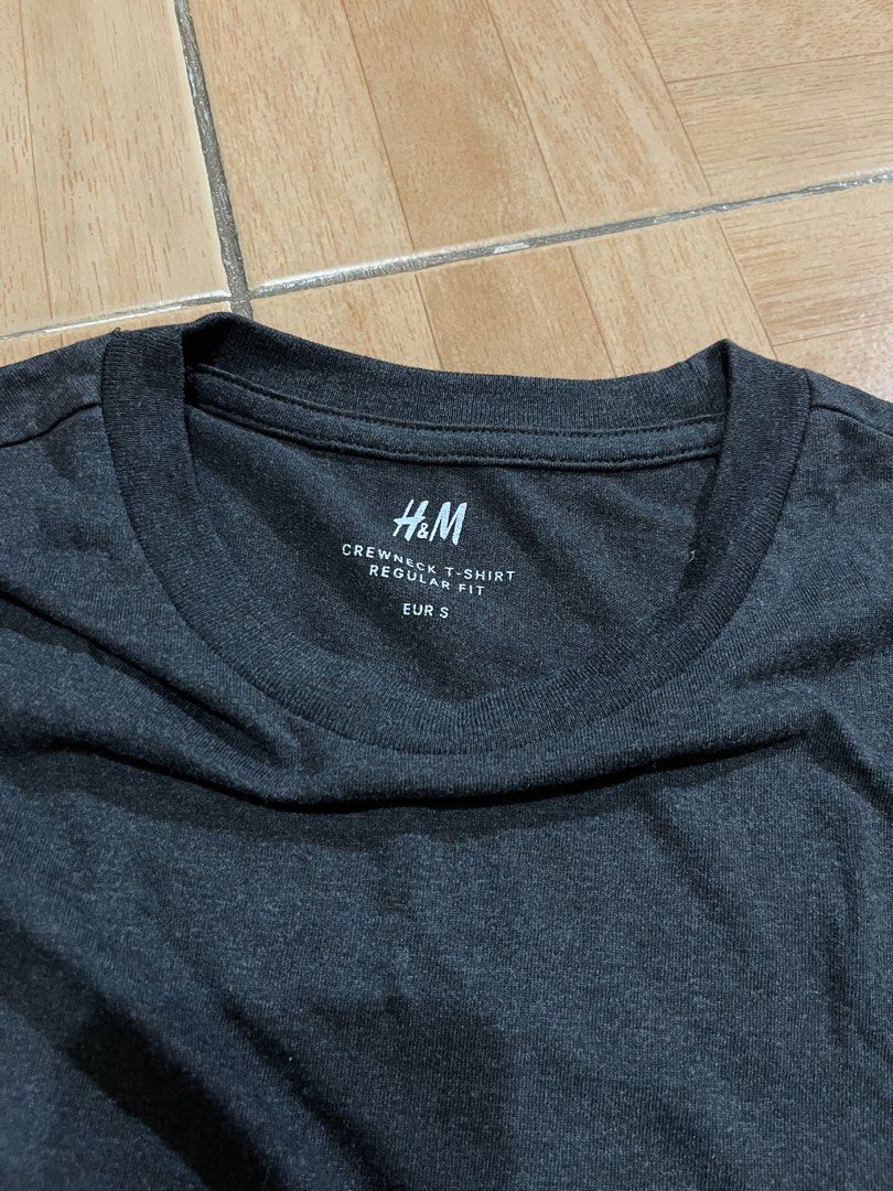 AUTHENTIC H&M PLAIN SHIRT (BLACK) (Category: Shorts) located in Bauang. Submitted by doc_jay01 (Listing ID 1458441982, Image 2). Description: ORIGINAL/AUTHENTIC PRELOVED LENGTH: 26 inches CHEST: 34-38 inches PRICE: 149 J&T/LBC AT BUYER’S EXPENSE LBC COD AVAILABLE (DP 50%) PM FOR MORE DETAILS .
