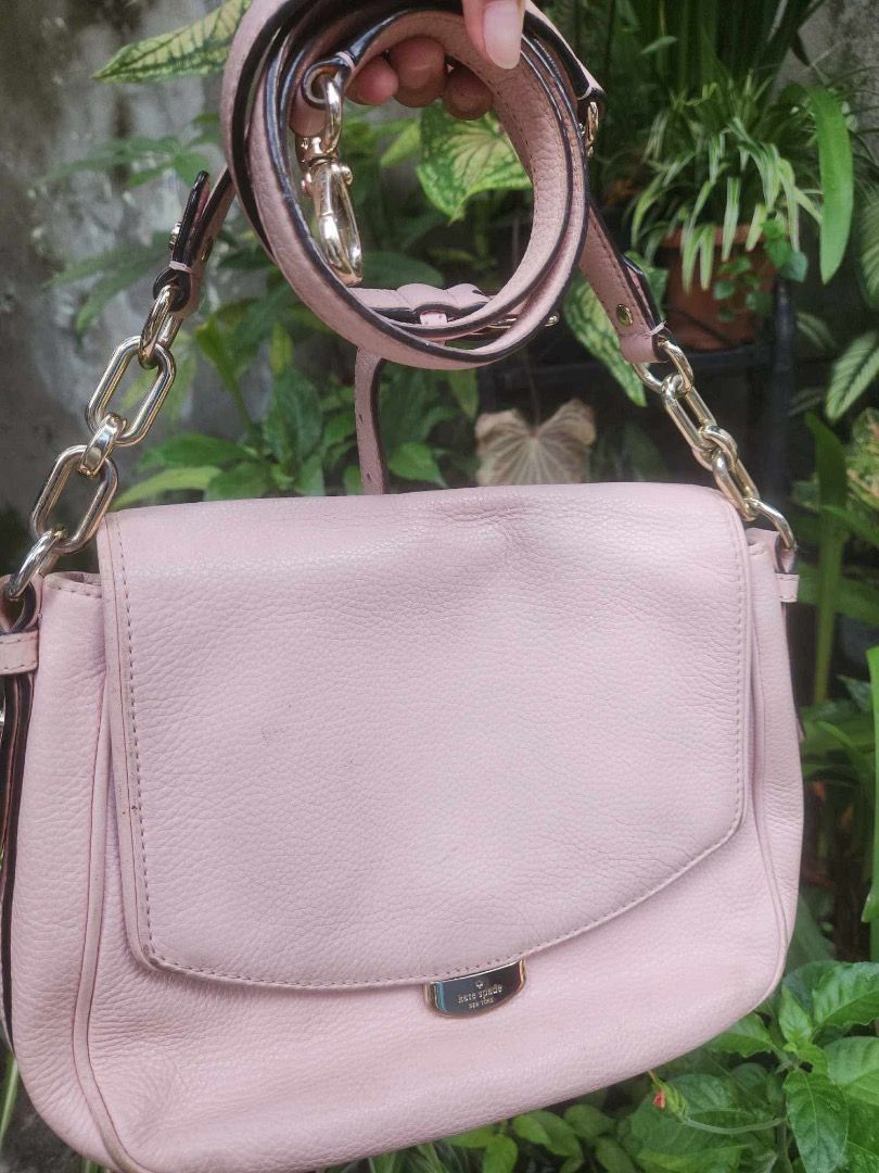 Authentic Kate Spade In Pink (Category: Luxury Bags & Wallets) located in Urdaneta. Submitted by sowwhimsical_oninsta (Listing ID 1458336637, Image 2). Description: Authentic Kate Spade in pink silver hardware.