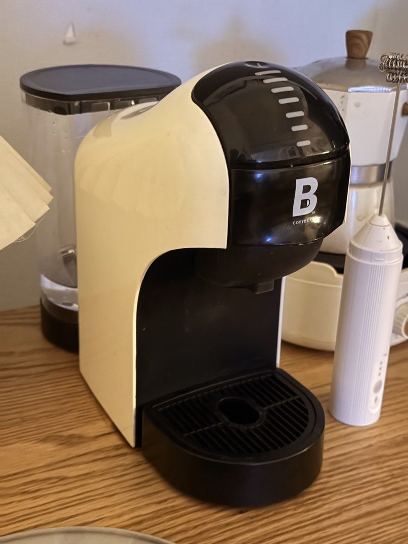 B Coffee Espresso (Category: Coffee Machines & Makers) located in Las Pinas. Submitted by purjecollective (Listing ID 1458338380, Image 1). Description: Decluttering naka moka pot na kasi.