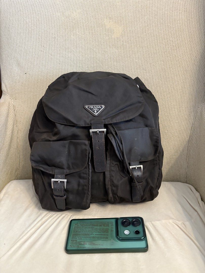 backpack （分類：背囊）位於 Hong Kong。 由 emsbags 提交（商品編號 1458406553，圖片 7）。簡介： slightly used prada backpack good condition 。