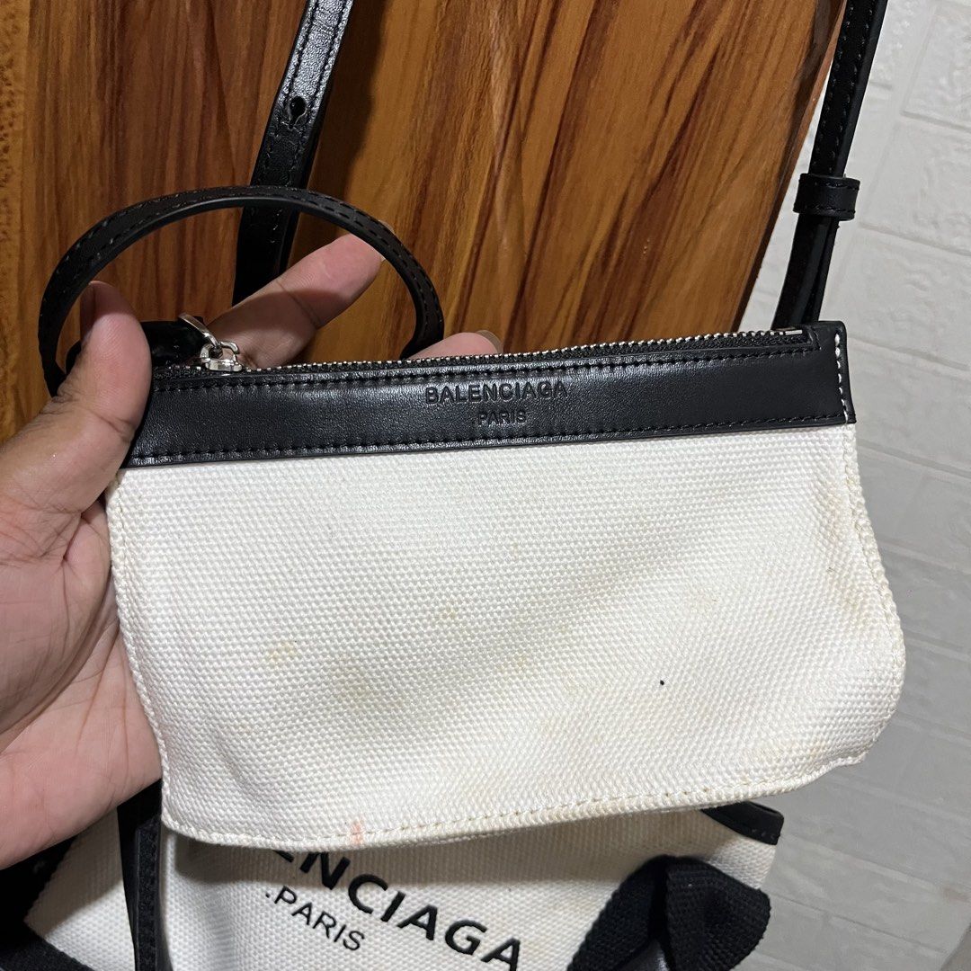 Balenciaga Canvas Two way Bag (Category: Luxury Bags & Wallets) located in Carmen. Submitted by rr_thrifts (Listing ID 1458445156, Image 3). Description: - need wash -coded - Durable canvas material - Spacious interior - Classic and versatile design.