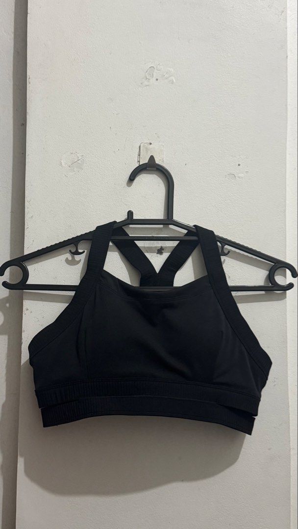 Bench Active top (Category: Activewear) located in Taguig. Submitted by sectortwentytwo (Listing ID 1458341081, Image 1). Description: Rfs: did not fit me (eyeballed when bought) Did not wear this.