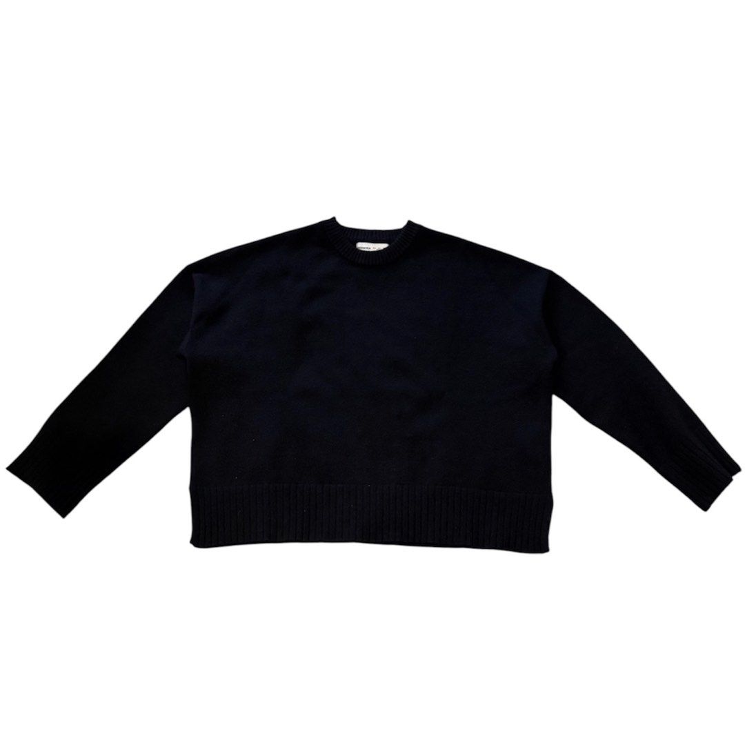 Bershka Black Wool Boxy Cropped Sweater (Category: Coats, Jackets and Outerwear) located in Manila. Submitted by dja23 (Listing ID 1458475041, Image 1). Description: Width: 27 in Length: 25 in Sleeve length: 19 in Color may vary due to lighting, no issues, used.