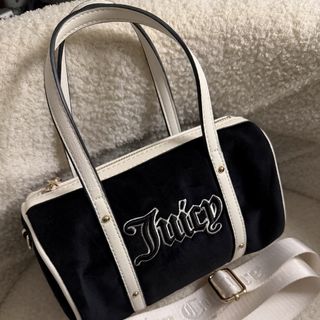 (Category: ) located in . Submitted by fashion.x_97 (Listing ID 1458364759, Image 1). Description: .