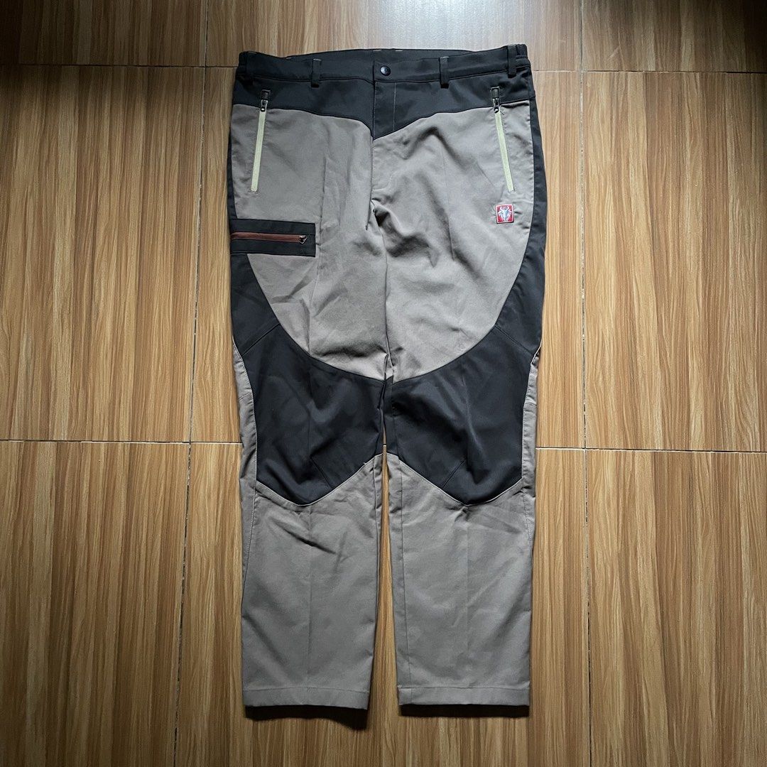 Black Yak Technical Outdoor Hiking Pants (Category: Joggers) located in General Mariano Alvarez. Submitted by 4117_thriftnthrive (Listing ID 1458470389, Image 3). Description: In excellent condition No flaws Measurements Waistline: 36 Length: 39” Thigh: 13” Hem: 8” .
