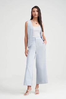 (Category: ) located in . Submitted by feistywardrobe (Listing ID 1458373338, Image 1). Description: .
