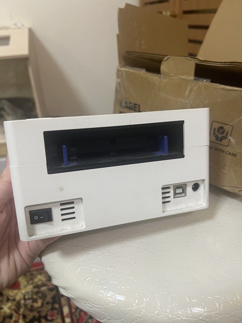 bluetooth waybill printer (please read description) (Category: Printers, Scanners & Copiers) located in Cavite. Submitted by vvvv.store (Listing ID 1458352553, Image 3). Description: nawala cord so untested if still working or not SOLD AS IS..