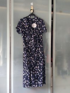 (Category: ) located in . Submitted by _secondhandshoppinggg__ (Listing ID 1458331573, Image 1). Description: .