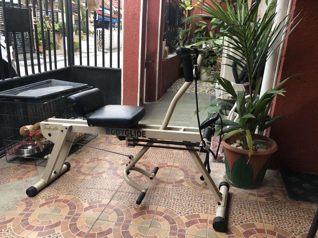 Body Glide / Rowing Machine (Category: Cardio & Fitness Machines) located in Agdangan. Submitted by christy_4 (Listing ID 1458404866, Image 1). Description: .