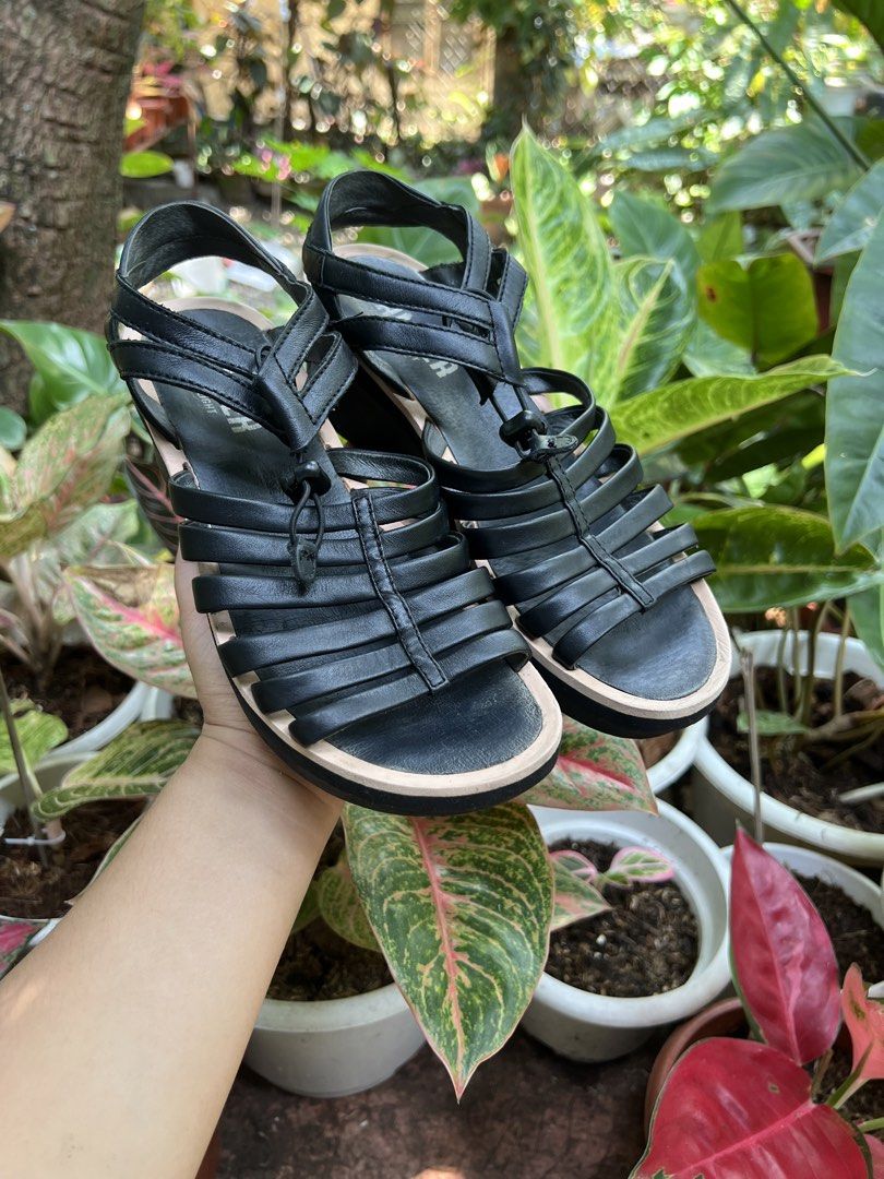 Campers strappy Wedge (Category: Wedges) located in Dapitan. Submitted by gelbread (Listing ID 1458321720, Image 2). Description: .