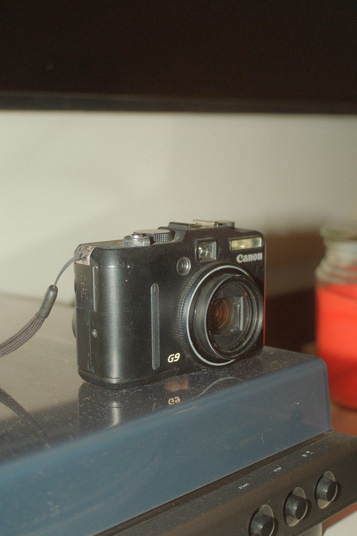 Canon G9 Digital Camera (Category: Cameras) located in Paranaque City. Submitted by jangmanwol00 (Listing ID 1458416515, Image 1). Description: only issue is LCD vignette.