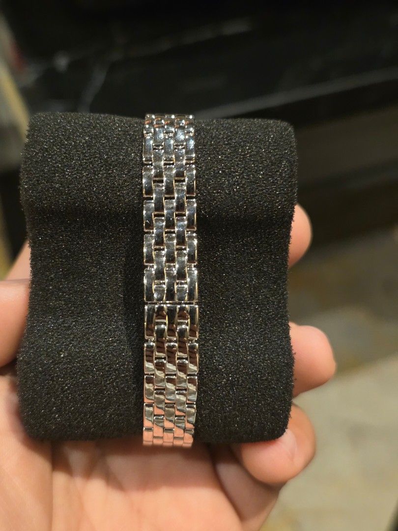 Cartier Panthere Mini (Category: Luxury Watches) located in Manila. Submitted by szecarl10168890 (Listing ID 1458418296, Image 2). Description: - Cartier Panthere Watch - Small Size - Diamond Bezel - Roman Numeral Dial - Stainless Steel Band - Complete Set (Box and Papers) - 2003 Model.