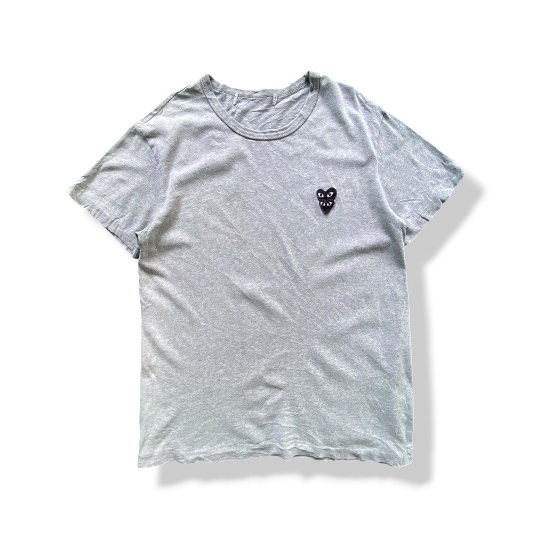 CDG PLAY SHIRT (Category: Tshirts & Polo Shirts ) located in Dapitan. Submitted by bolandojh07634 (Listing ID 1458432537, Image 1). Description: Size Medium Cut Tags No Issue.