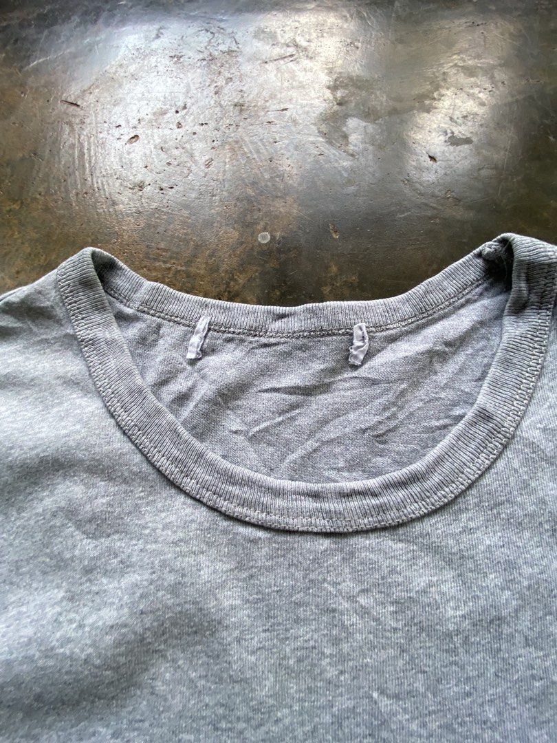 CDG PLAY SHIRT (Category: Tshirts & Polo Shirts ) located in Dapitan. Submitted by bolandojh07634 (Listing ID 1458432537, Image 2). Description: Size Medium Cut Tags No Issue.