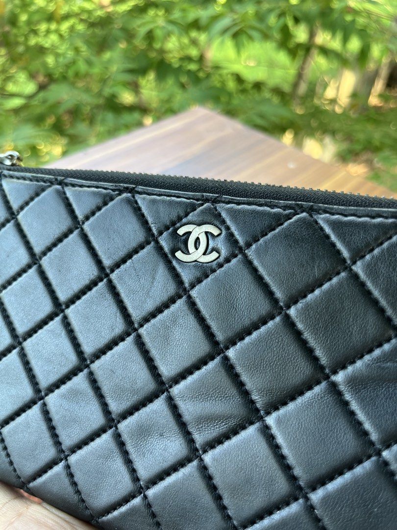 Chanel long wallet (Category: Luxury Bags & Wallets) located in Oroquieta. Submitted by mightyfalcon.f3b3e6 (Listing ID 1458423200, Image 2). Description: genuine leather kasya cellphone selected ukay source 2 compartments .