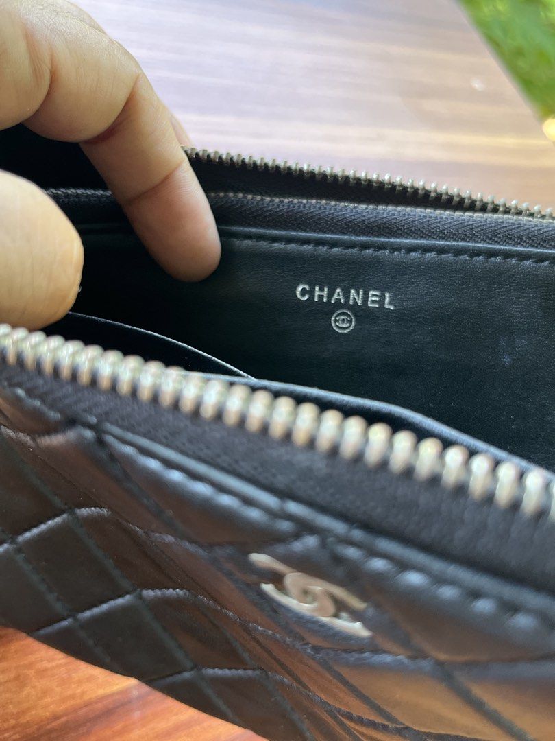 Chanel long wallet (Category: Luxury Bags & Wallets) located in Oroquieta. Submitted by mightyfalcon.f3b3e6 (Listing ID 1458423200, Image 3). Description: genuine leather kasya cellphone selected ukay source 2 compartments .