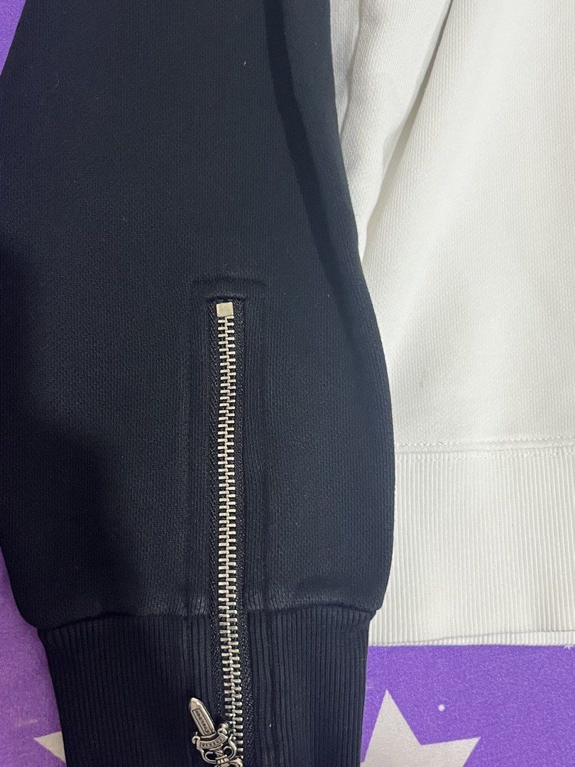Chrome Hearts Pull Over Top (Category: Hoodies) located in Manila. Submitted by rainbowhearts_ (Listing ID 1458343494, Image 2). Description: Thrifted Signs of usage Stains can be washed RFS: Decluttering Loc: LRT2 Antipolo or UST Area Lalamove or J&T.