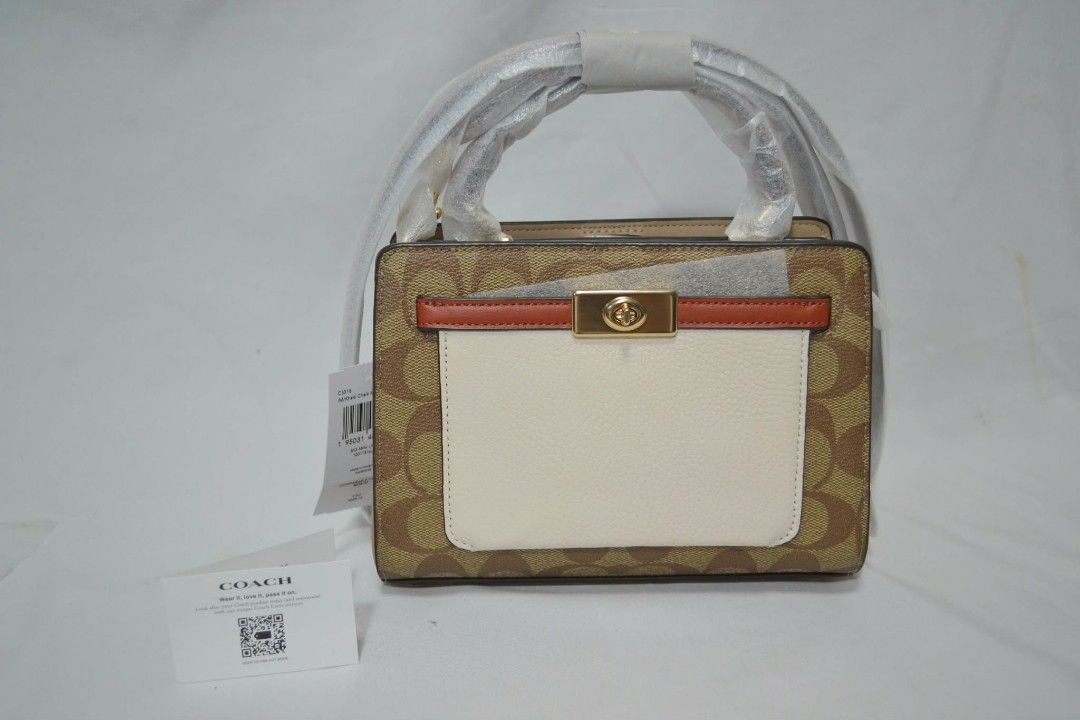 Coach Bag (Category: Luxury Bags & Wallets) located in Cardona. Submitted by piv.preloved (Listing ID 1458421057, Image 1). Description: .