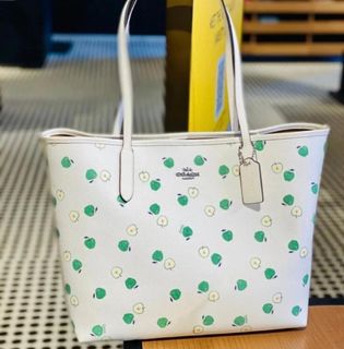 (Category: ) located in . Submitted by trend_boutique (Listing ID 1458432693, Image 1). Description: .