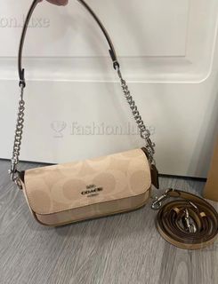 (Category: ) located in . Submitted by fashion.luxe.collection (Listing ID 1458385569, Image 1). Description: .