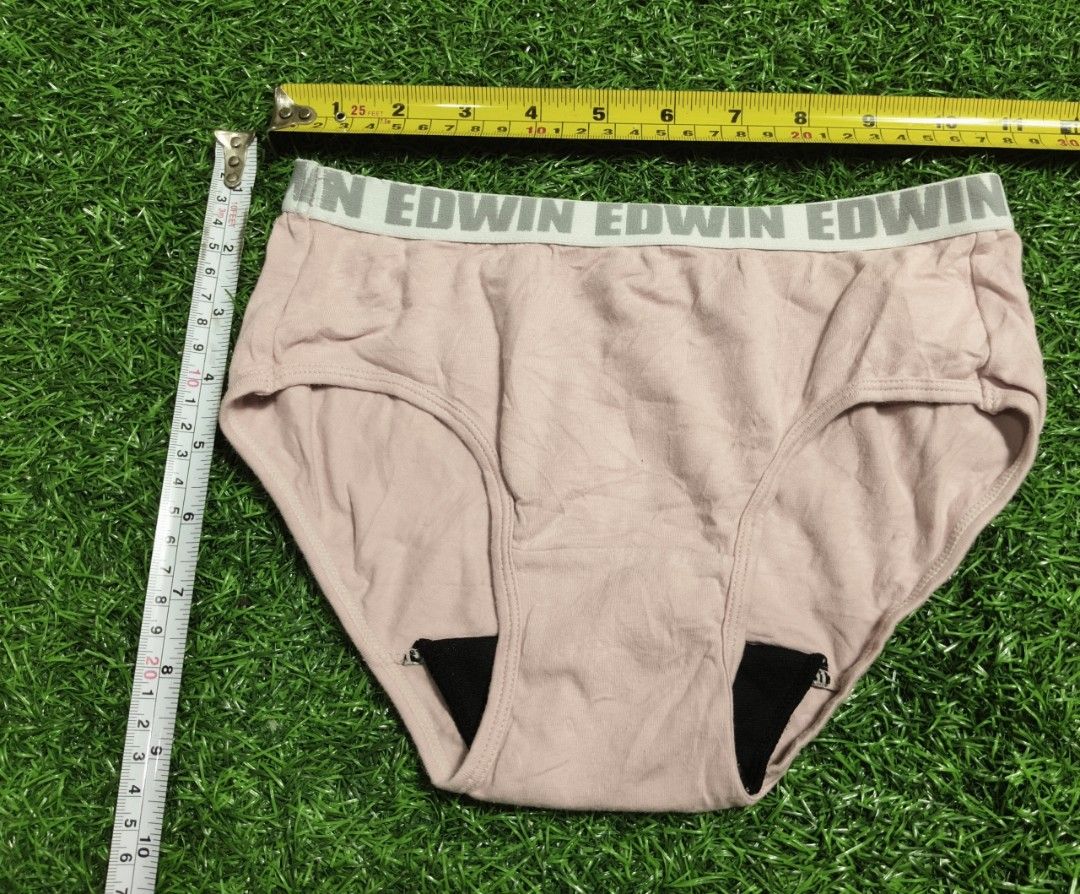 Code : 1105 (Category: New Undergarments & Loungewear) located in Sungai Buloh. Submitted by Zirahh.BndleNightware (Listing ID 1458324954, Image 1). Description: 9/10.