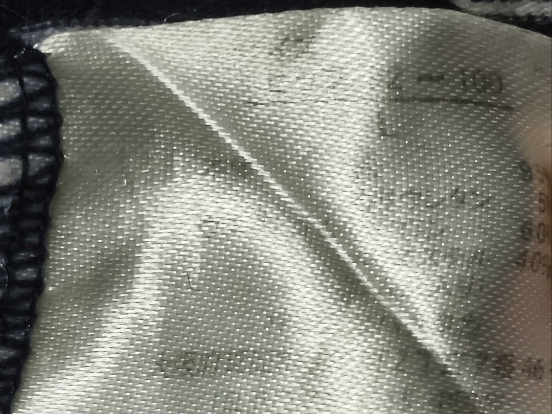 Code : 1111 (Category: New Undergarments & Loungewear) located in Sungai Buloh. Submitted by Zirahh.BndleNightware (Listing ID 1458325272, Image 2). Description: 9/10.