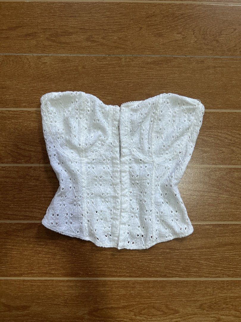 Corset type tube top (Category: Others Tops) located in Quezon City. Submitted by mellonnotmelon (Listing ID 1458328499, Image 1). Description: .