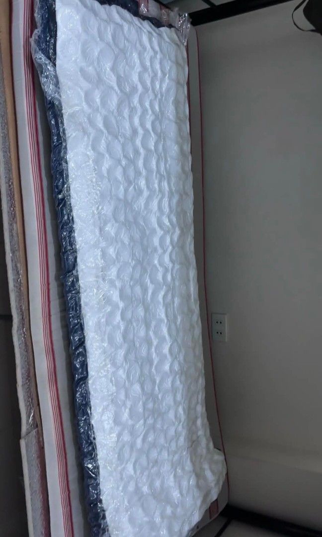 Cosova Spring Bed Mattress 8 inch Single (Category: Bed Frames & Mattresses) located in Manila. Submitted by ayet20 (Listing ID 1458372699, Image 3). Description: 75×190 (29x75 in) single bed mattress, 8 inch thick Newly bought sa shoppee kakadeliver lang sakin, bukas na at natapon na ang plastic. Haven't used yet since maling size ang nabili. RFS: hindi kasya sa bed frame. Delivery via lalamove, buyer shoulders fee..