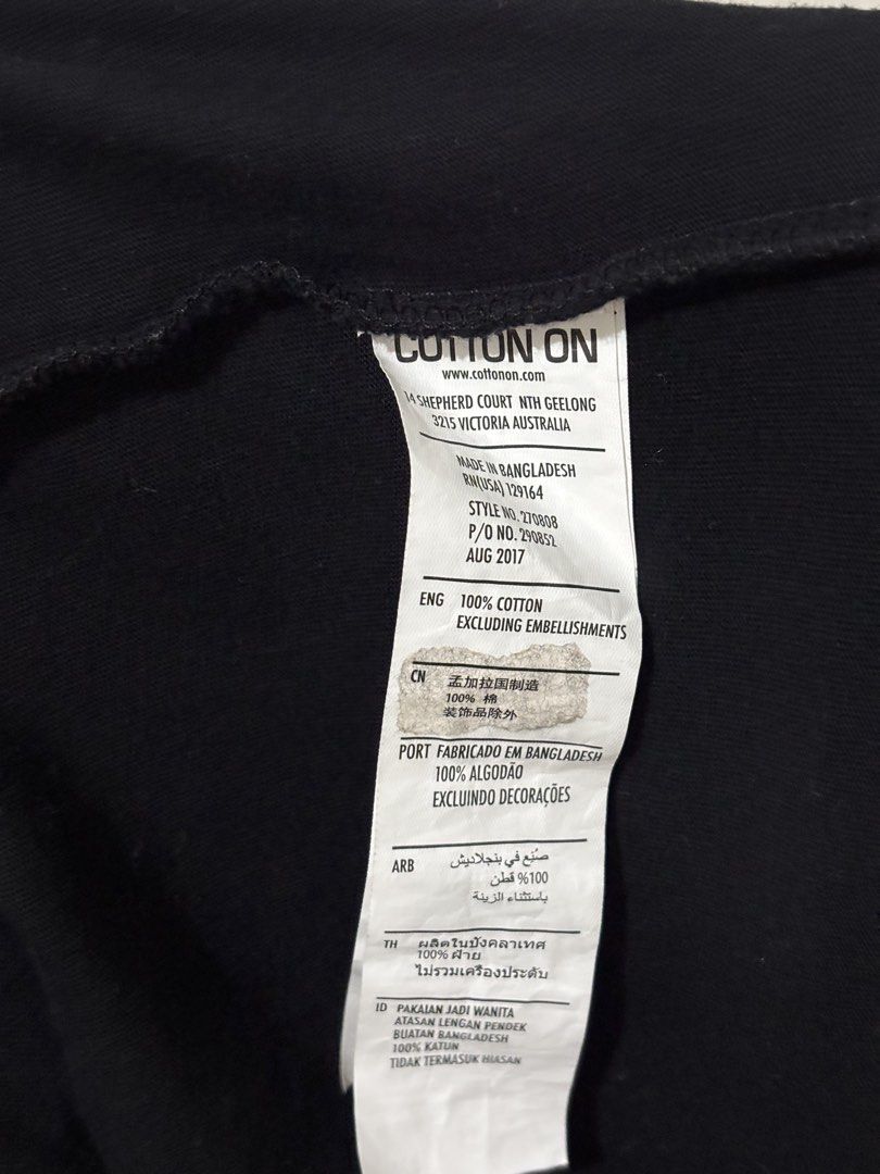 Cotton On Graphic Oversized Black Shirt (Category: Shirts) located in Quezon City. Submitted by rakshasha (Listing ID 1458412529, Image 3). Description: Has shoulder holes for style..