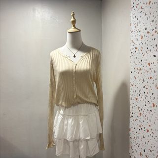 (Category: ) located in . Submitted by shopwithjuu (Listing ID 1458330717, Image 1). Description: .