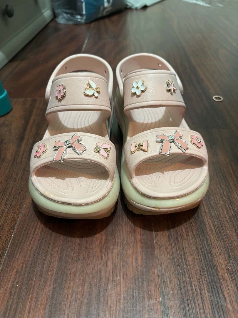 Crocs (Category: Wedges) located in Manila. Submitted by mystictiger.d67b2c (Listing ID 1458427948, Image 3). Description: .