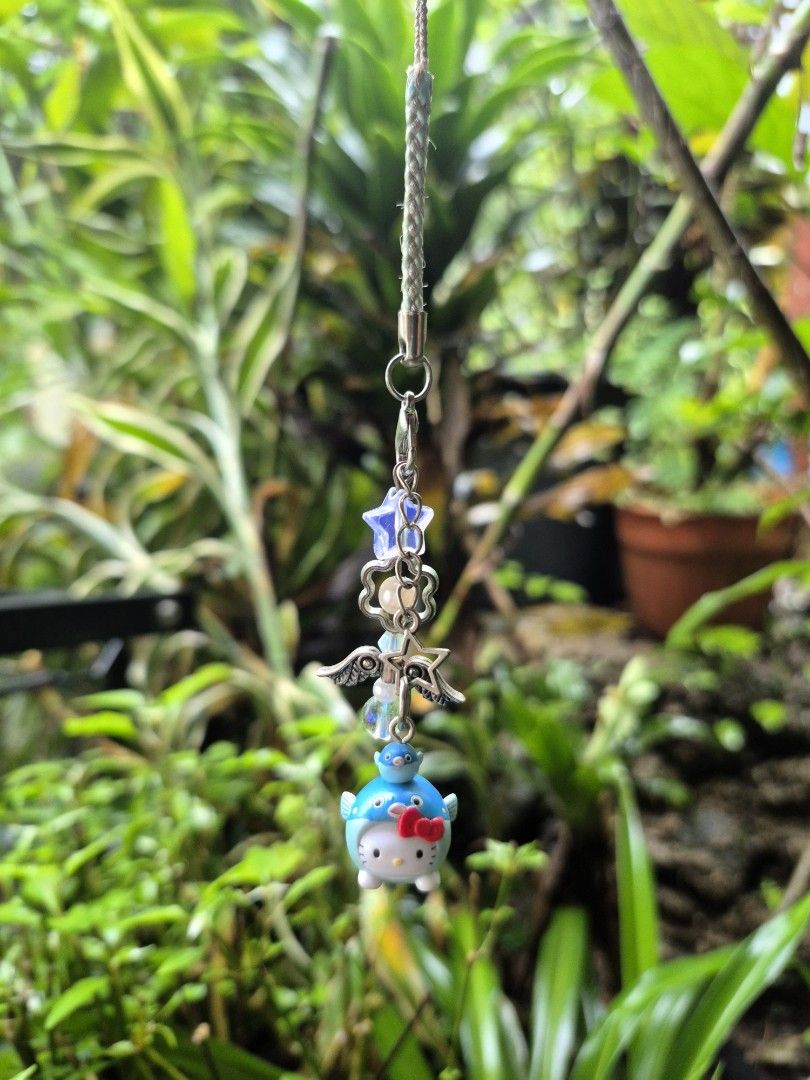 Customized Authentic Vintage 2007 Hello Kitty Gotochi Phone Charm (Category: Character Goods) located in Baguio. Submitted by 0318612518714 (Listing ID 1458408131, Image 3). Description: -Authentic 2007 Sanrio Japan Gotochi (Yamaguchi Regional Exclusive - Blue Blowfish Duo)..