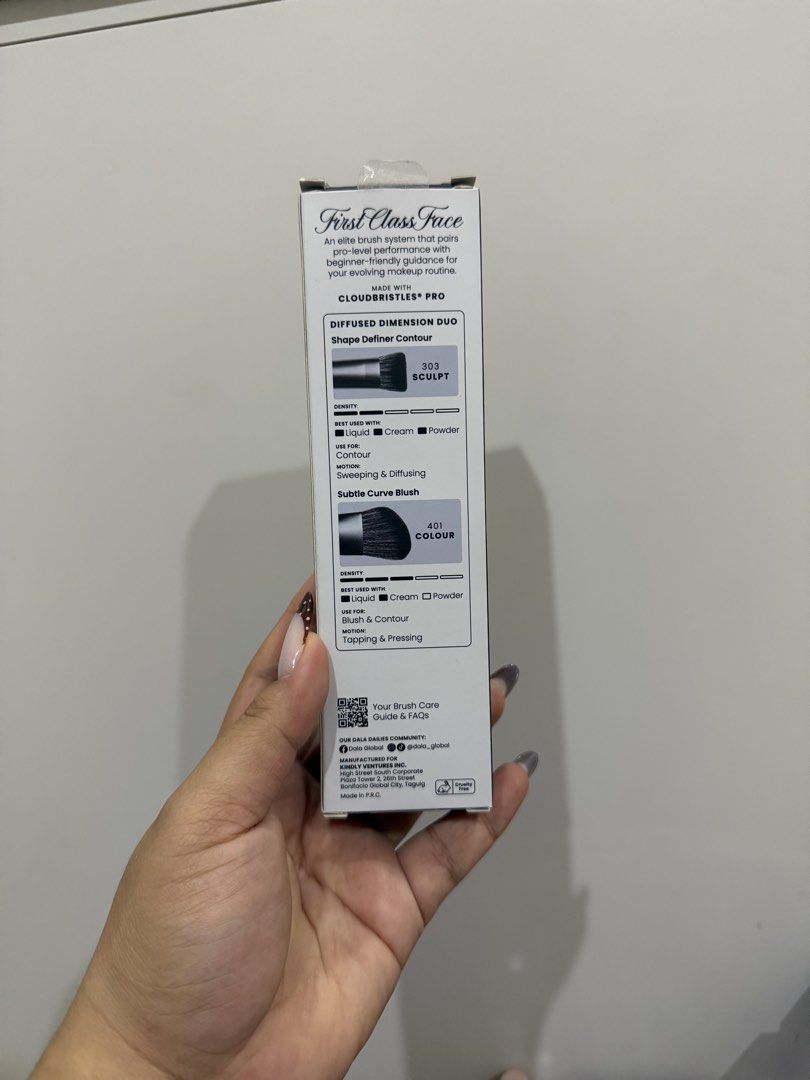 Dala Diffused Dimension Duo Makeup Brushes (Category: Makeup) located in Manila. Submitted by declutterreset.ry (Listing ID 1458484169, Image 2). Description: - Brand new Dala Diffused Dimension Duo makeup brushes. - Set includes: 303 Sculpt brush (for contour) and 401 Colour brush (for blush). - Versatile: Works with liquid, cream, and powder makeup products. - Color: Dark navy blue. - Condition: used, in original packaging..