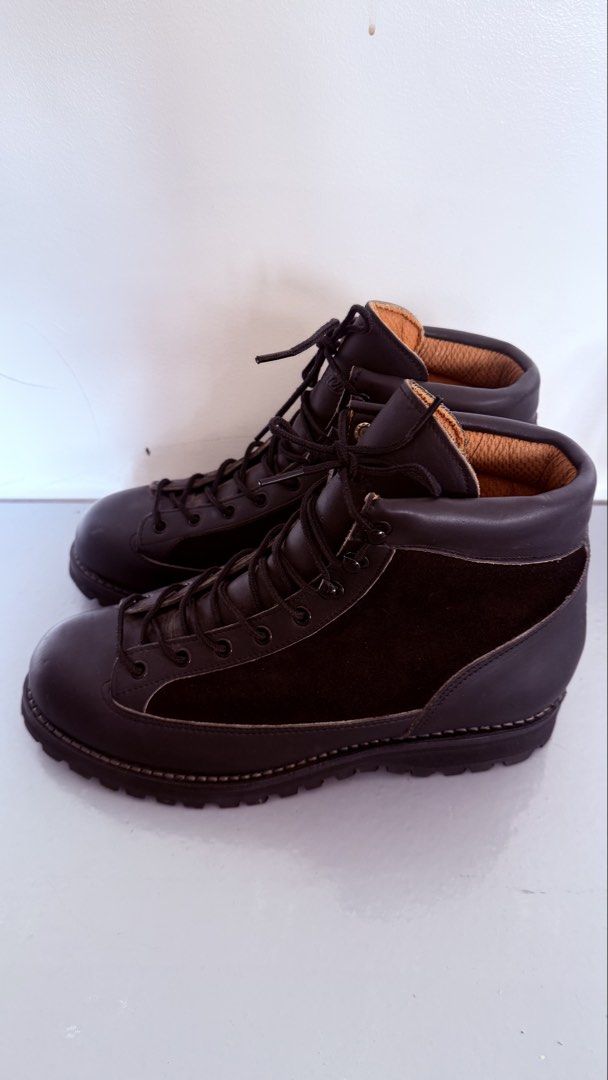 Danner Mountain Trail Boots Lace Up (Category: Boots) located in Daet. Submitted by thrift.trafficker (Listing ID 1458322379, Image 2). Description: - brandnew (padala lang) - di ko sure kung steel toe pero matigas yun toe part - size 9 us (same sa nike) - or trade to dr. martens 1460, 1490 or solovair commando derby boots - mode of payment: gcash, h - mode of shipping: j&t express.