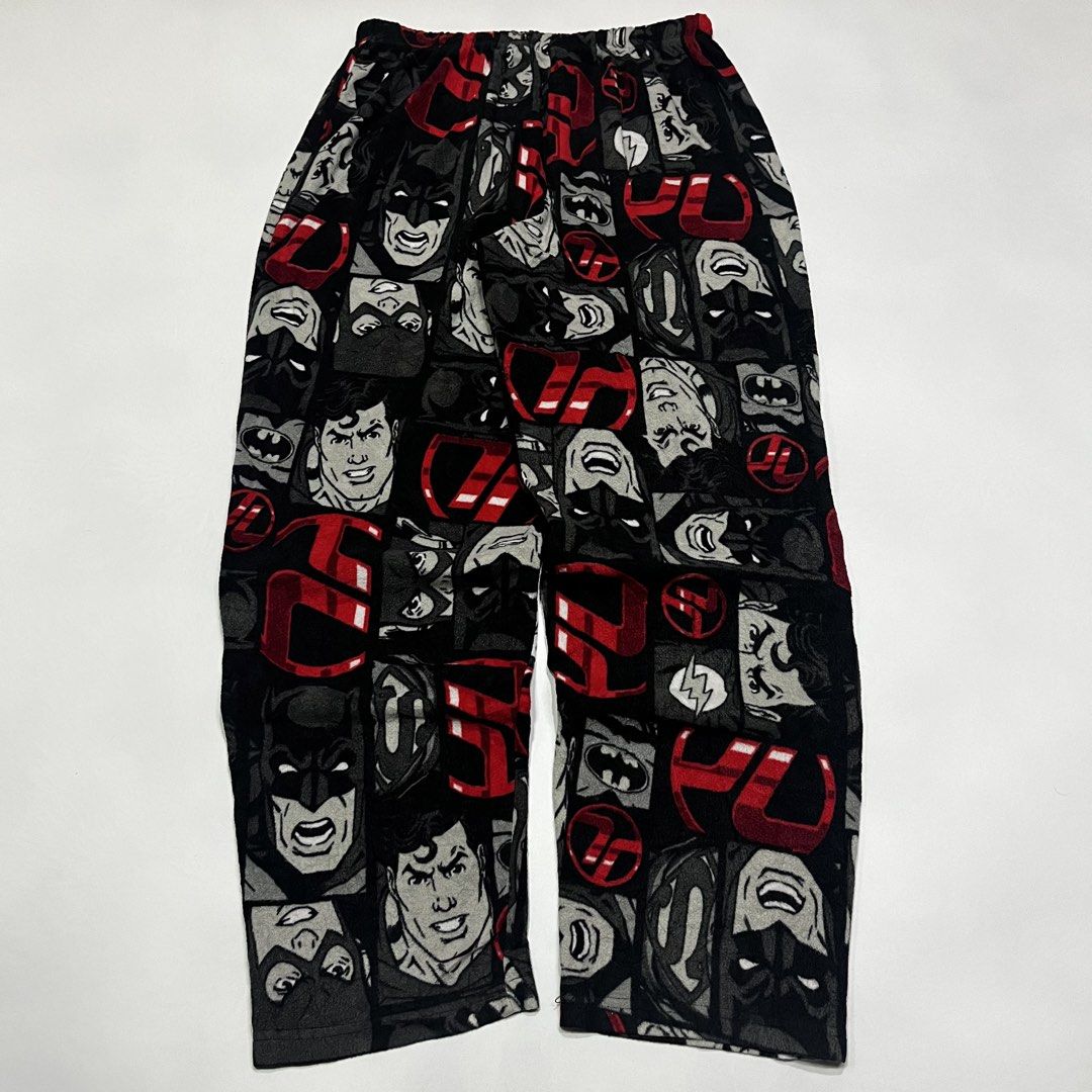 Dc aop sweatpants (Category: Announcements) located in Quezon City. Submitted by thriftrage (Listing ID 1458437024, Image 2). Description: Waist’ 29fit38 stretchable Length’ 41 Leg opening’ 8.5 No issue Good condition .