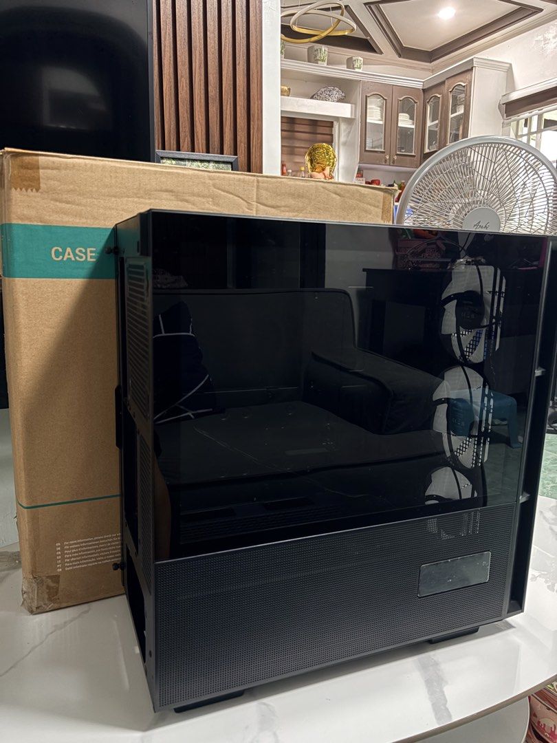 Deepcool CH560 Digital (Category: Computer Parts) located in Santa Cruz. Submitted by thirdyarevalozxc (Listing ID 1458347347, Image 1). Description: Deepcool CH560 Digital [Black] Makinis | Bagong deepclean Digital display cover has still plastic on tempered glass kayo na mag peel. Complete with Box Bought for 5.6k @ IT World Selling for 4k fix | firm thank you! Free 3x 140mm PWM ARGB Fans Front 1x 120mm PWM ARGB Fan Back Specs : Radiators: Fron