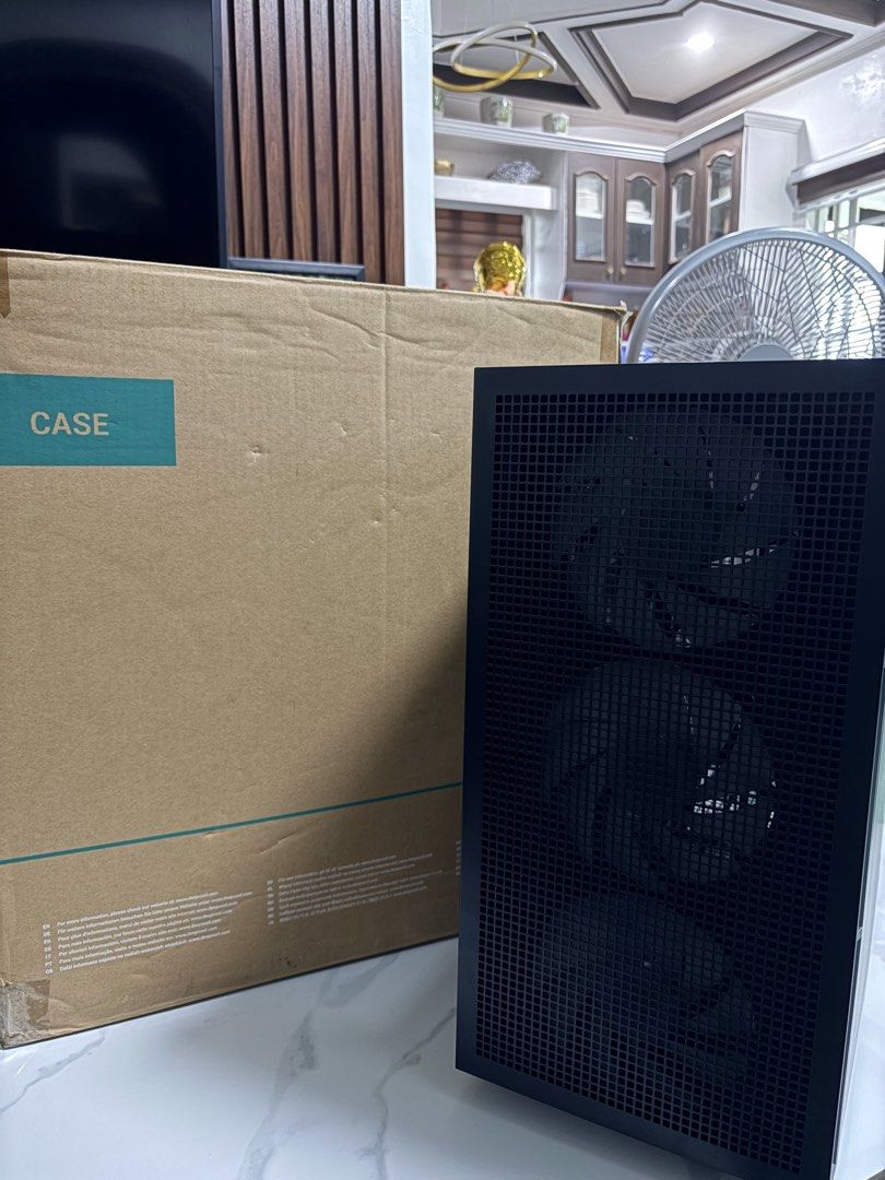 Deepcool CH560 Digital (Category: Computer Parts) located in Santa Cruz. Submitted by thirdyarevalozxc (Listing ID 1458347347, Image 2). Description: Deepcool CH560 Digital [Black] Makinis | Bagong deepclean Digital display cover has still plastic on tempered glass kayo na mag peel. Complete with Box Bought for 5.6k @ IT World Selling for 4k fix | firm thank you! Free 3x 140mm PWM ARGB Fans Front 1x 120mm PWM ARGB Fan Back Specs : Radiators: Fron