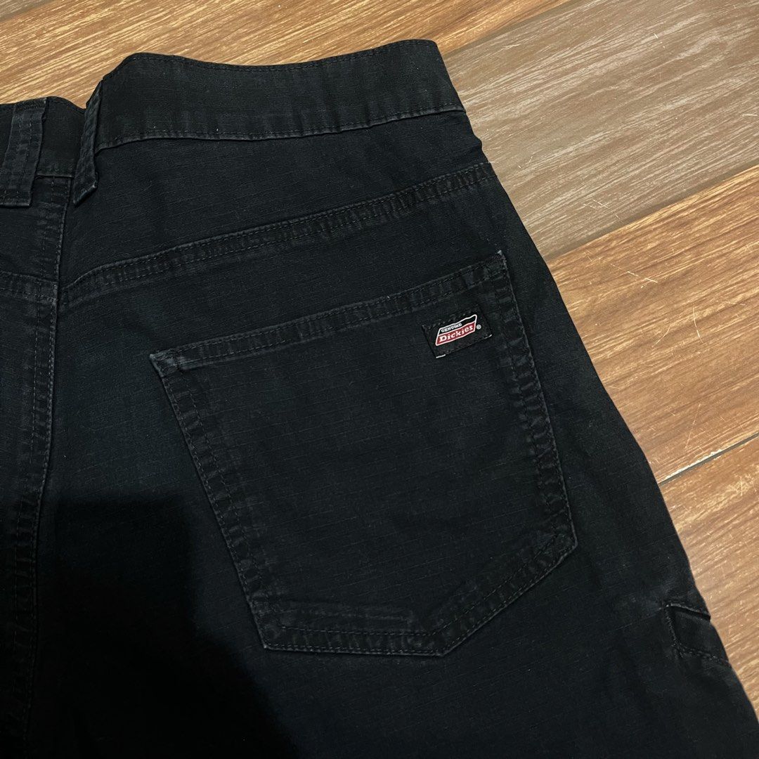 Dickies Carpenter Pants for Men (Category: Jeans) located in Santo Domingo. Submitted by ylocos_finds (Listing ID 1458440532, Image 2). Description: Dickies Pants for men.Dimes Waist 32 Length 37.