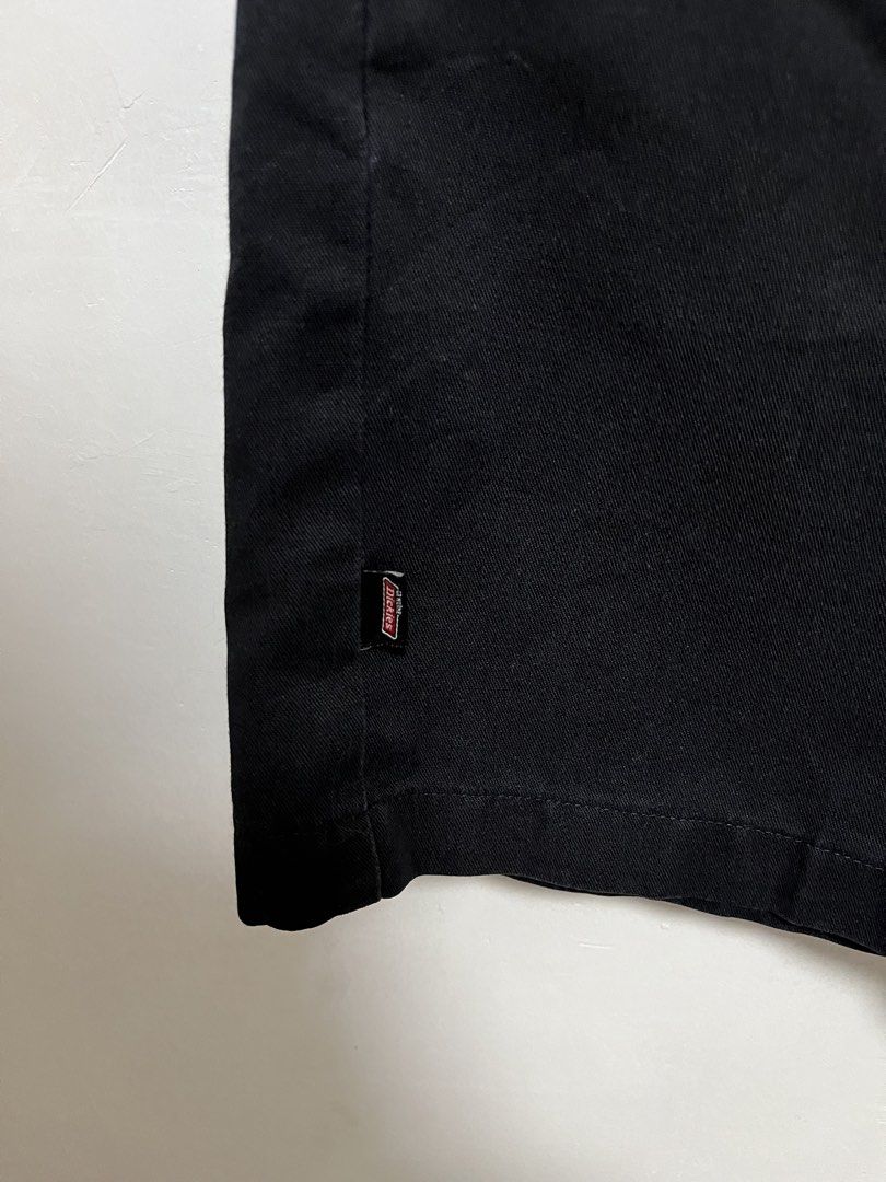 DICKIES GENUINE (Category: Shorts) located in Tanza. Submitted by feliciano4108 (Listing ID 1458323140, Image 2). Description: DICKIES GENUINE GOOD CONDITION COLORATE 9/10 SIZE 34 ISSUE: LAST PIC .