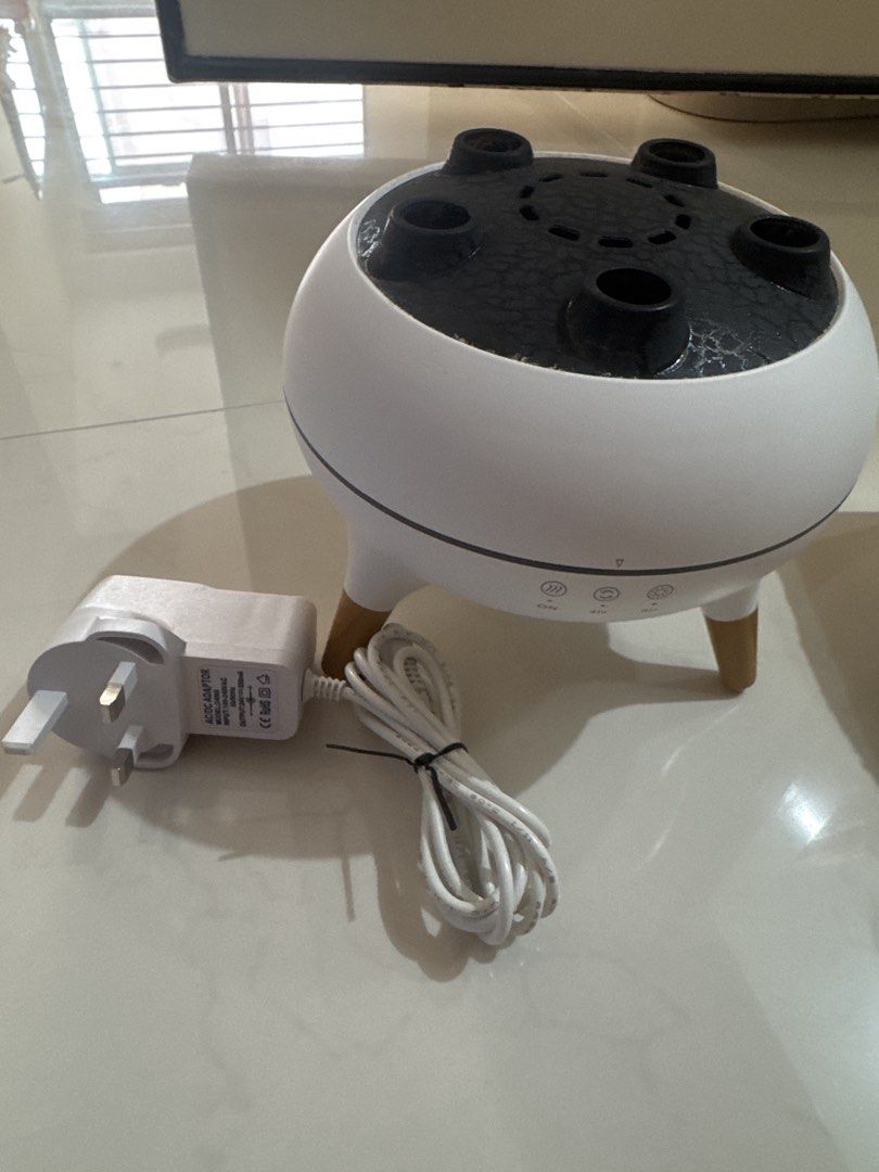 Diffuser (without box) (Category: Everything Else) located in Singapore. Submitted by wei.zong.7 (Listing ID 1458331690, Image 1). Description: Diffuser come with remote and charger. .