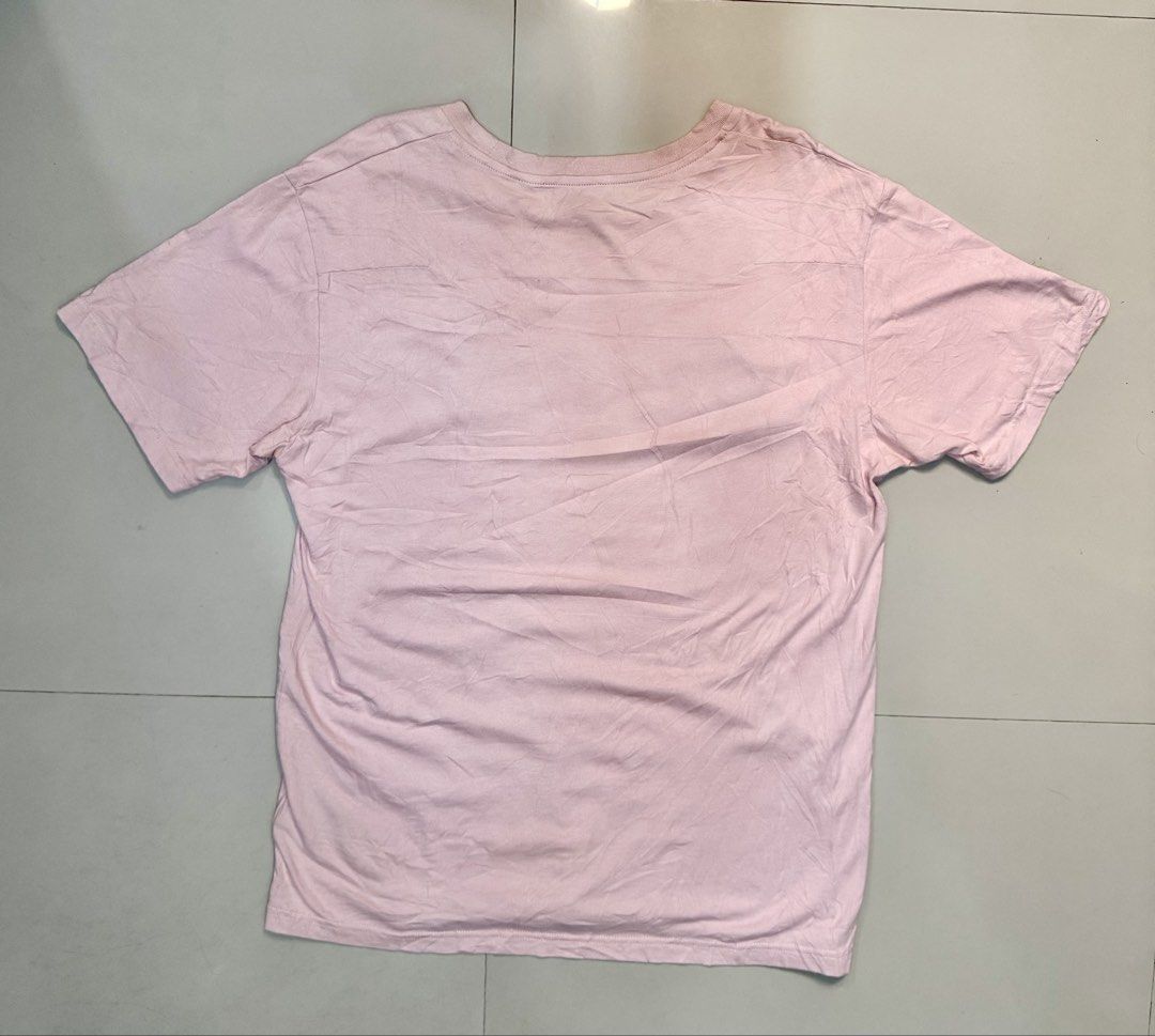 DIOR x KAWS Bee Logo T-Shirt (Category: Tshirts & Polo Shirts ) located in Manila. Submitted by brightdeer_07134f (Listing ID 1458417905, Image 2). Description: 29inch Length 22 inch Width..