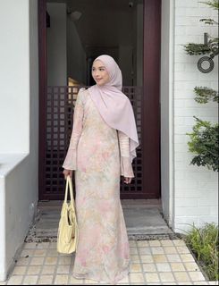 (Category: ) located in . Submitted by nurull___ (Listing ID 1458432922, Image 1). Description: .