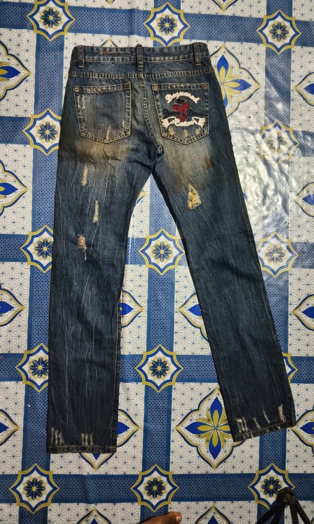 Dsquared 2 (Category: Jeans) located in Manila. Submitted by mackussil (Listing ID 1458308295, Image 2). Description: dsquared2 size 29-30 length 40 hem 6.