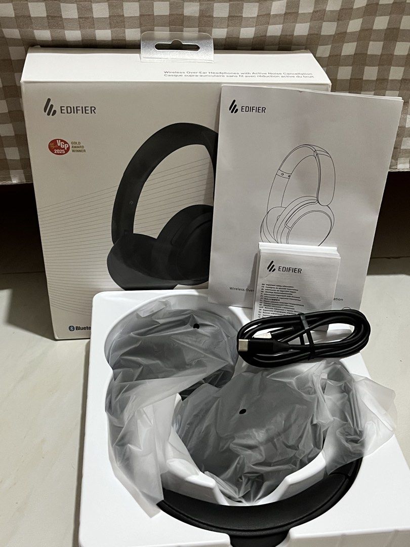 Edifier W800BT Pro (Category: Headphones & Headsets) located in Antipolo. Submitted by kroizzant (Listing ID 1458315978, Image 3). Description: dm if interested rfs: decluttering, used twice lng po since may apple headset na po ako - Edifier W800BT Pro Wireless Over-Ear Headphones - Active Noise Cancellation (ANC) for immersive listening - -Res Audio support for superior sound quality - Long-lasting 45-hour battery life - Seamless Bluetooth conne