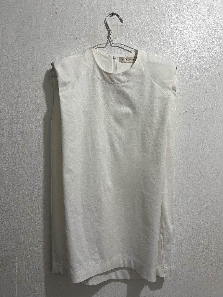 Estnation Brand top (Category: Sleeveless) located in Las Pinas. Submitted by gaeley (Listing ID 1458337374, Image 1). Description: super pretty HQ fabric lakas maka- Zara.
