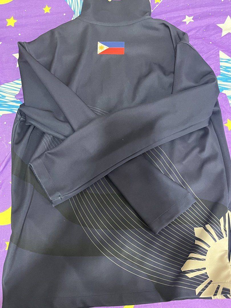 Everest Huskies Filipinas Jacket (Category: Coats, Jackets and Outerwear) located in Manila. Submitted by rainbowhearts_ (Listing ID 1458345703, Image 2). Description: RFS: Decluttering Loc: LRT2 Antipolo or UST Area Lalamove or J&T.