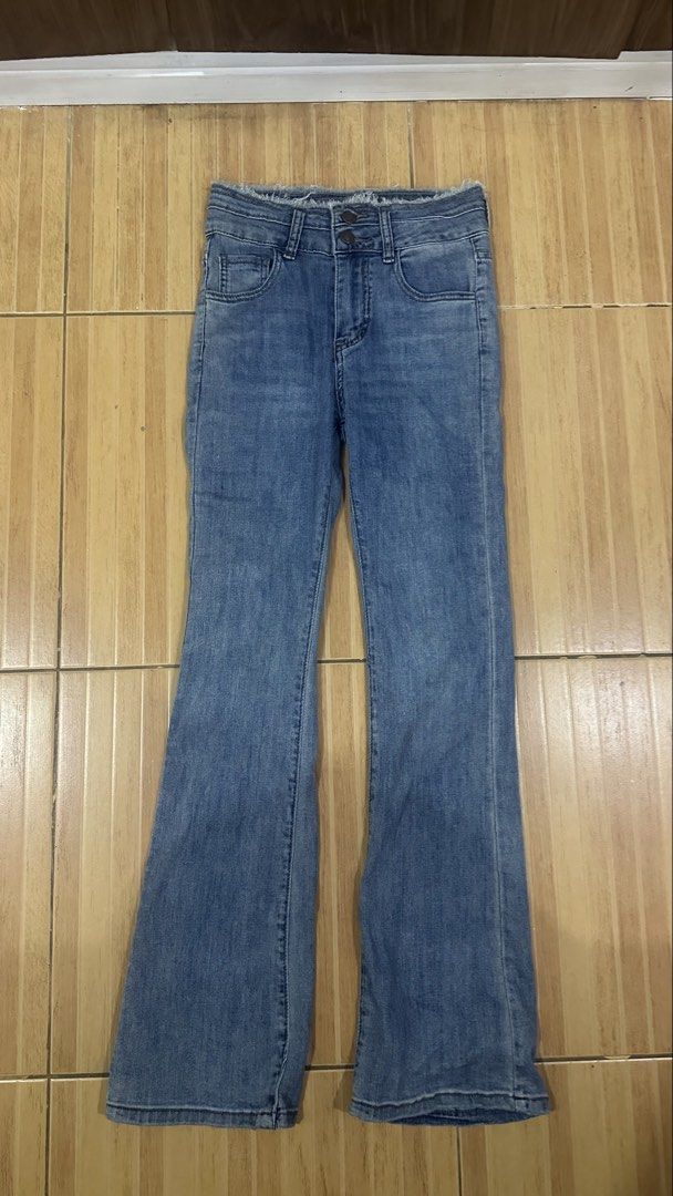 Flare Jeans Bundle (Category: Jeans) located in Muntinlupa City. Submitted by pgba_ (Listing ID 1458353334, Image 2). Description: 250 for both! size 25-26 soft denim rfs: dont fit anymore got from online thrift.