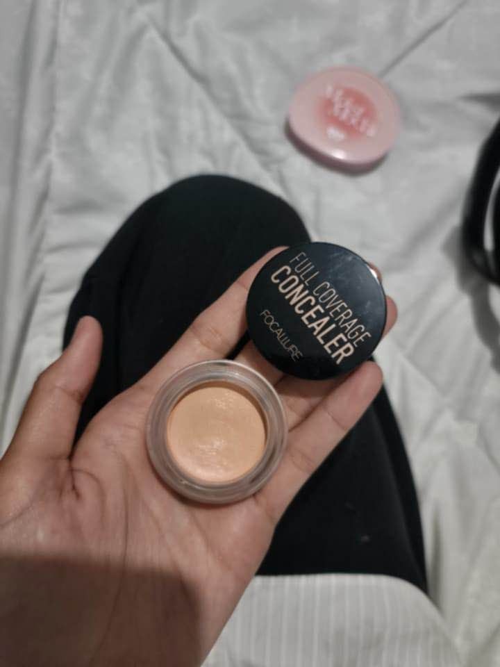 FOCALLURE CONCEALER (Category: Makeup) located in Davao. Submitted by kimchi004 (Listing ID 1458307489, Image 2). Description: Location: Davao City.